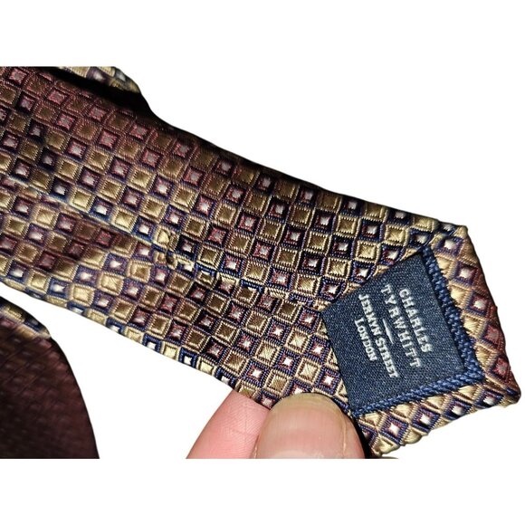 Charles Tyrwhitt Silk Mens Geometric Pattern Necktie Burgundy & Gold - Picture 8 of 9